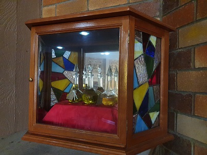 Oils cabinet College Chapel