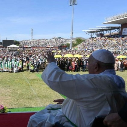 pope waves