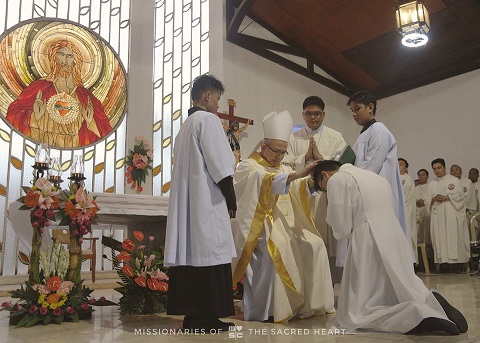 danh ordination laying hands